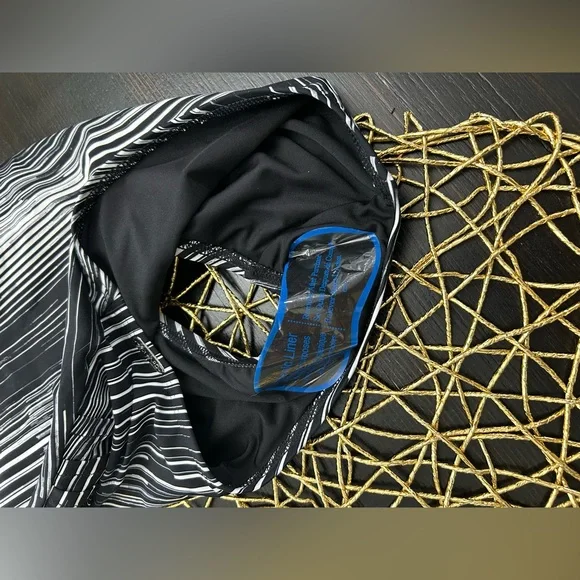 Calvin Klein Standard Shoulder Strap Starburst Pleating One Piece Swimsuit 10 - Picture 7 of 8